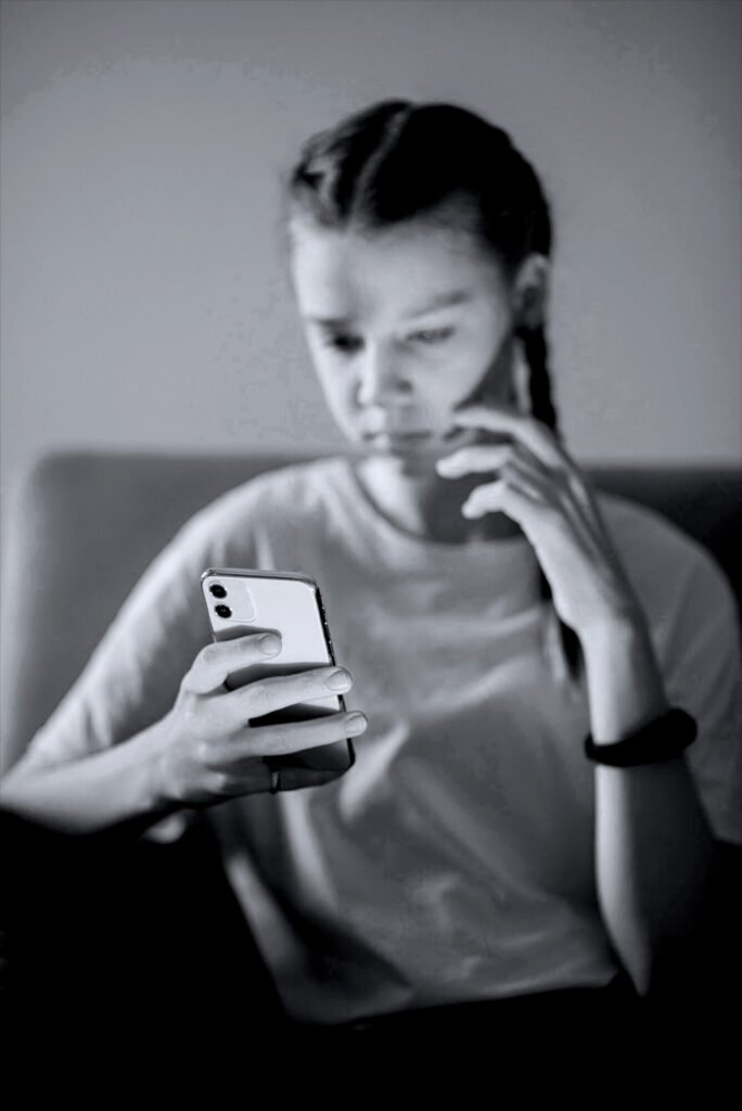 is een naakfoto doorsturen strafbaar